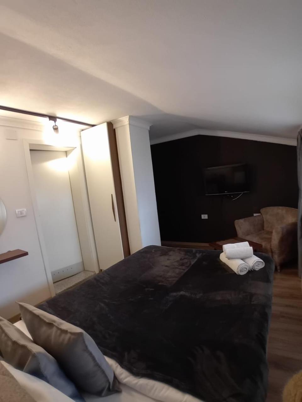 Hotel Driada Gjakova 외부 사진